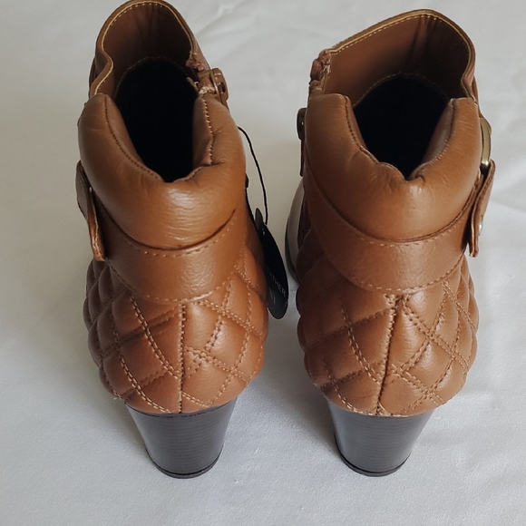 New 
Alfani Wakefield Women's Ankle Boots Brown Leather Zip Up, Size: 9.5M - Picture 15 of 15